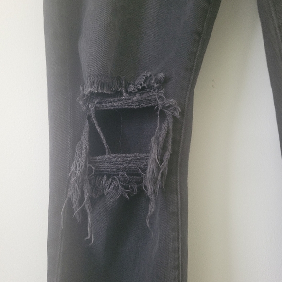 L'agence Audrina Straight Leg crop Jean in Vintage Black Worn Destruct Size 28 - Picture 9 of 16